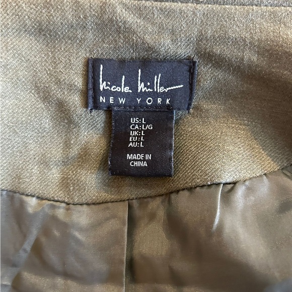 Lightweight jacket - Picture 2 of 3